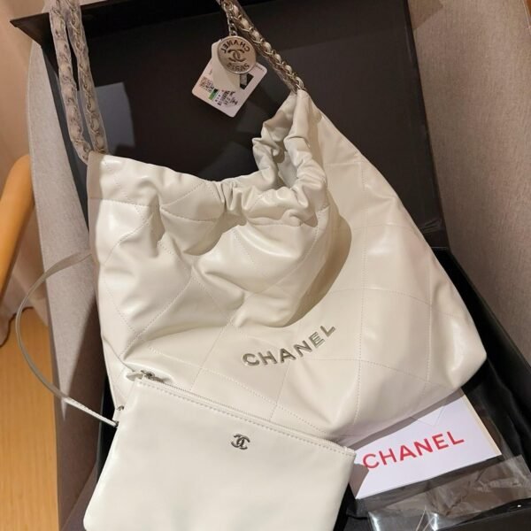 CHANEL 22 Handbag,Small,White