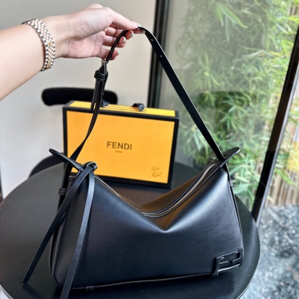 Simply Fendi Medium,Black leather bag