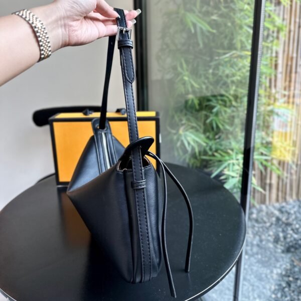 Simply Fendi Medium,Black leather bag