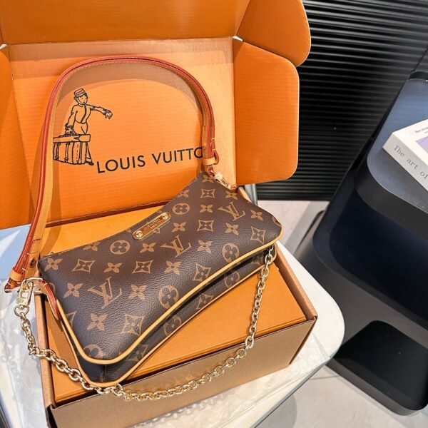 Liv Pochette