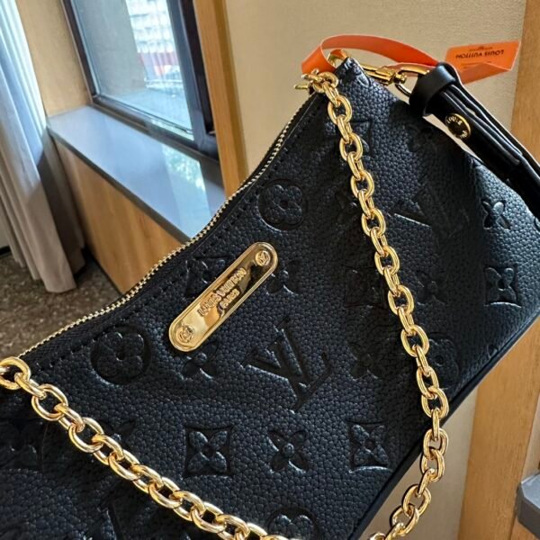 Liv Pochette