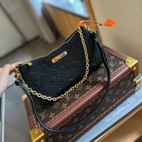 Liv Pochette