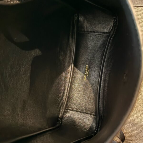 LE 5 À 7 SUPPLE SMALL IN GRAINED LEATHER
